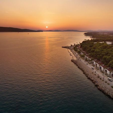 Deluxe Beach Mobile Homes Sibenik Bagian luar foto